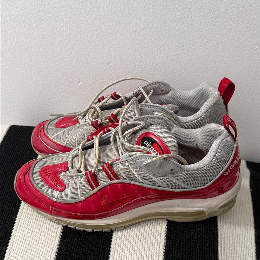Nike Air Max 98 Supreme